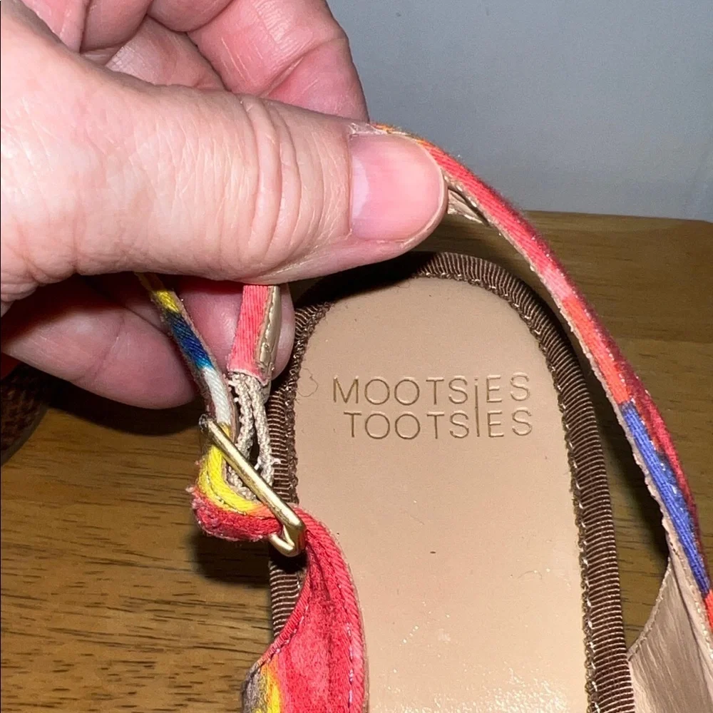 Mootsies Tootsies Moloker Multicolor Wedge Sandals 031026 Size 9M